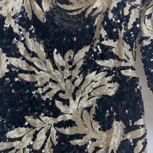 Akira Size Small Sequin Mini Dress Black Gold Leaf Off Shoulder Bodycon Party - Picture 2 of 9